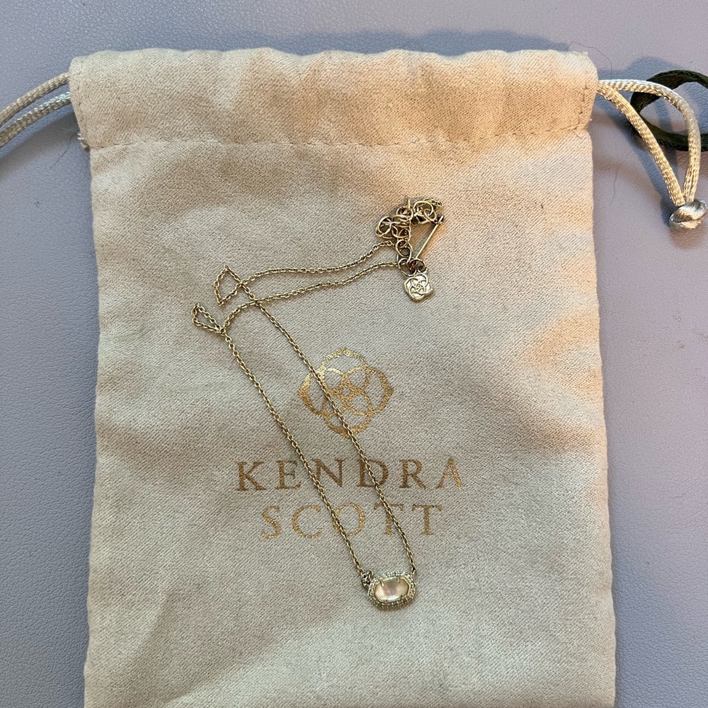Kendra Scott ivory MOP and gold necklace